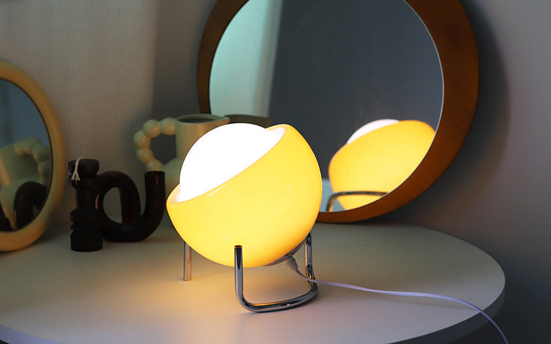 RetroGlow - Scandinavische Glas Tafellamp voor Sfeer