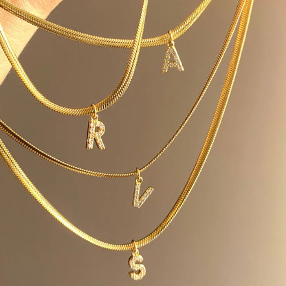 Stijlvolle Gouden Initialen Ketting - Ella