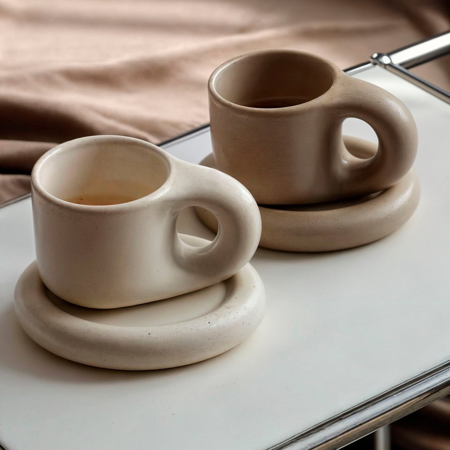 Timeless Elegance - Minimalistische Porseleinen Kop en Schotel Set