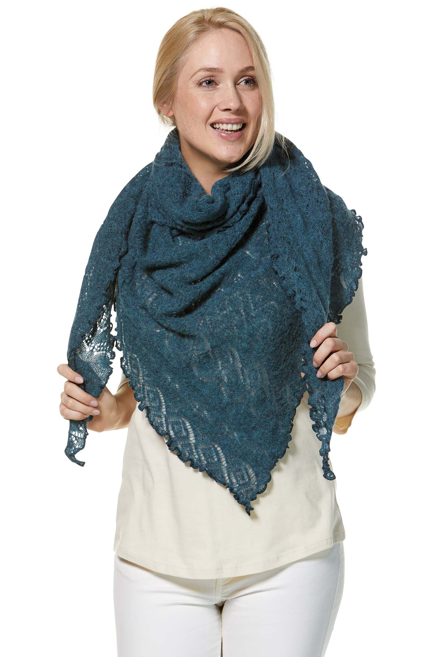 SoftWeave Scarf - Elegant Ajour Strick in Lichte Stof