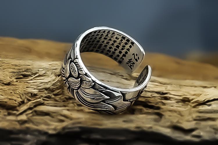 Elegante Zilveren Lotus Sutra-ring | Uniek en Trendy Ontwerp