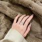 Elegante S-Vormige Zilveren Ring met Betoverende Zirkonia - Seraphine