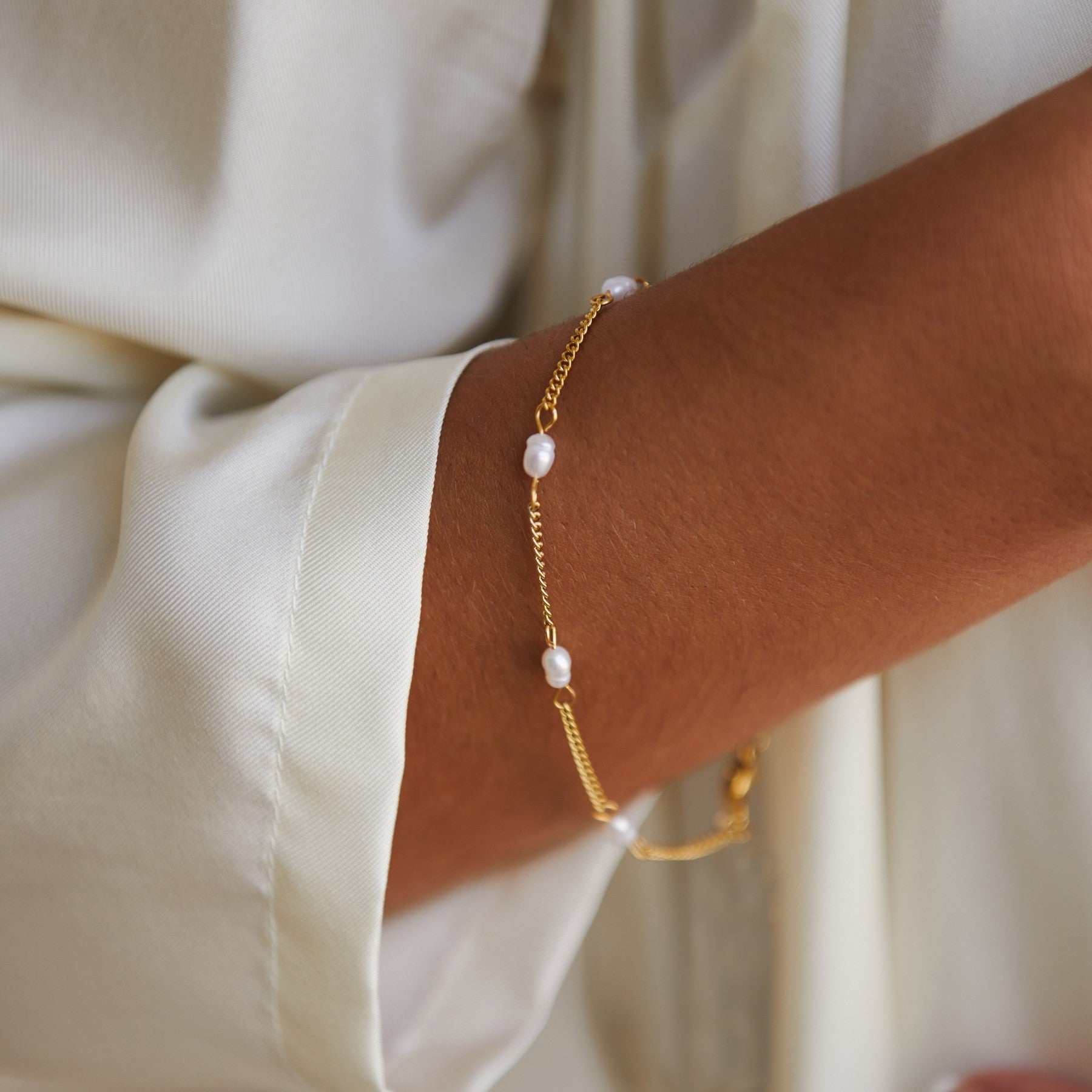 Elegant Amara Armband met Stralende Zoetwaterparels