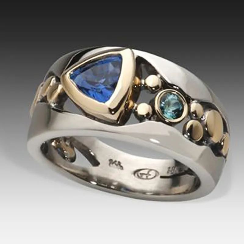 Antieke Zilveren Ring met Stralende Blauwe Edelsteen - Celia