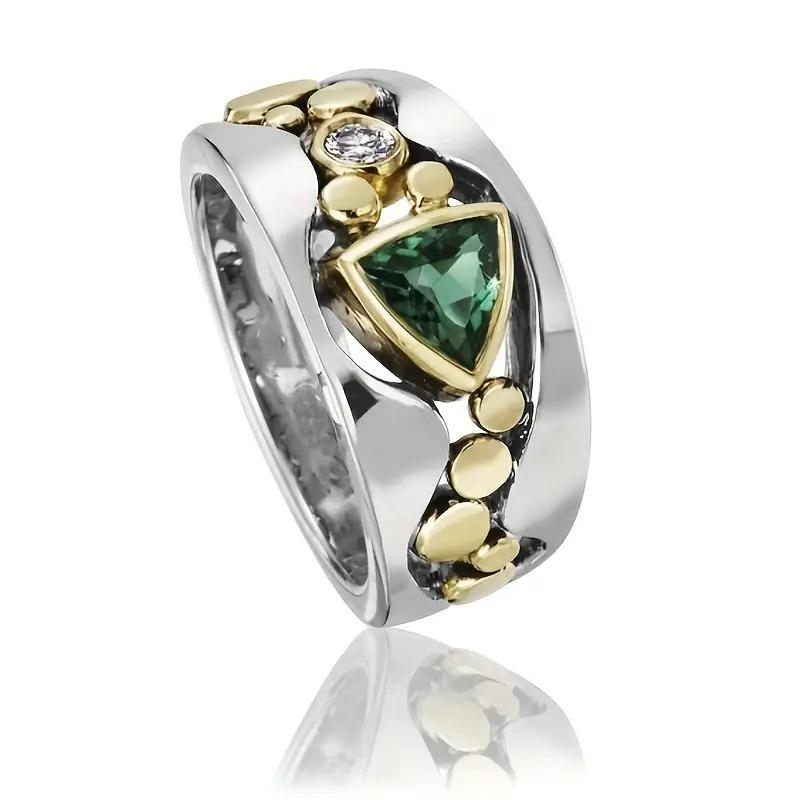 Aurora Vintage Ring with Enchanting Green Crystal