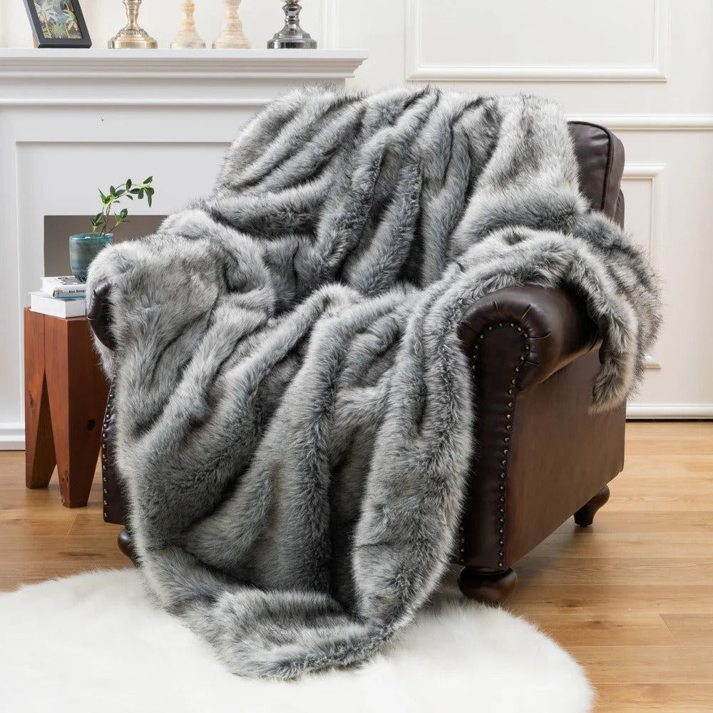 FauxFur Bliss – Luxe Synthetische Bontdeken voor Extra Comfort