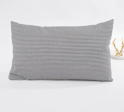 Stijlvolle MarbreLuxe Kussenhoes - Moderne Streep Kussenhoes voor Elegante Interieurs