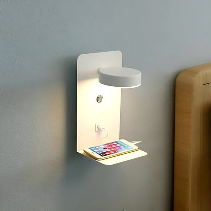 ChargeBright Luxe LED Wandlamp met USB Oplaadpoort - Modern Zwart-Wit Ontwerp