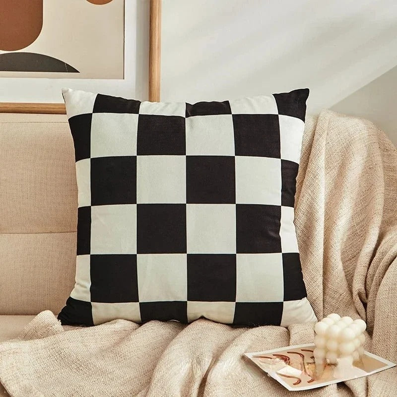Stijlvol Ruitjeskussen – Trendy Must-Have voor een Luxe Interieur