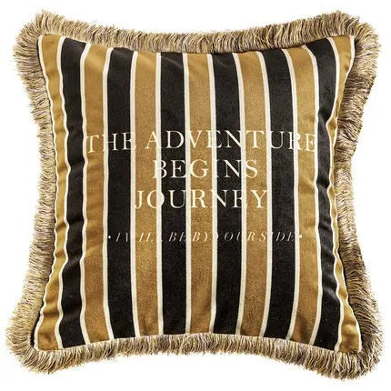 Luxe Gouden Kussenhoes met Bijenprint voor Elegante Interieurs