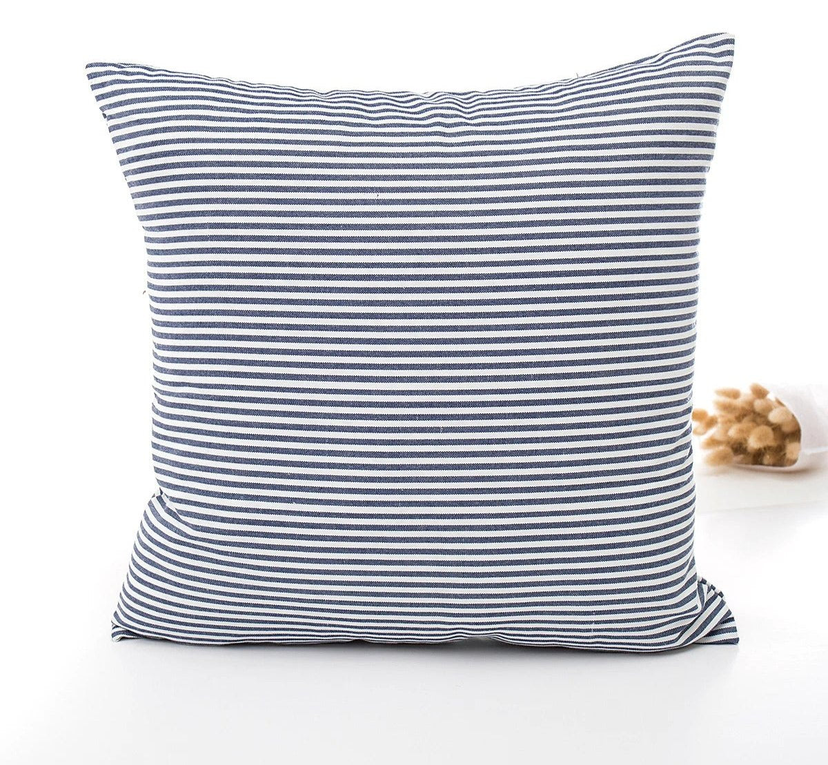 Stijlvolle MarbreLuxe Kussenhoes - Moderne Streep Kussenhoes voor Elegante Interieurs