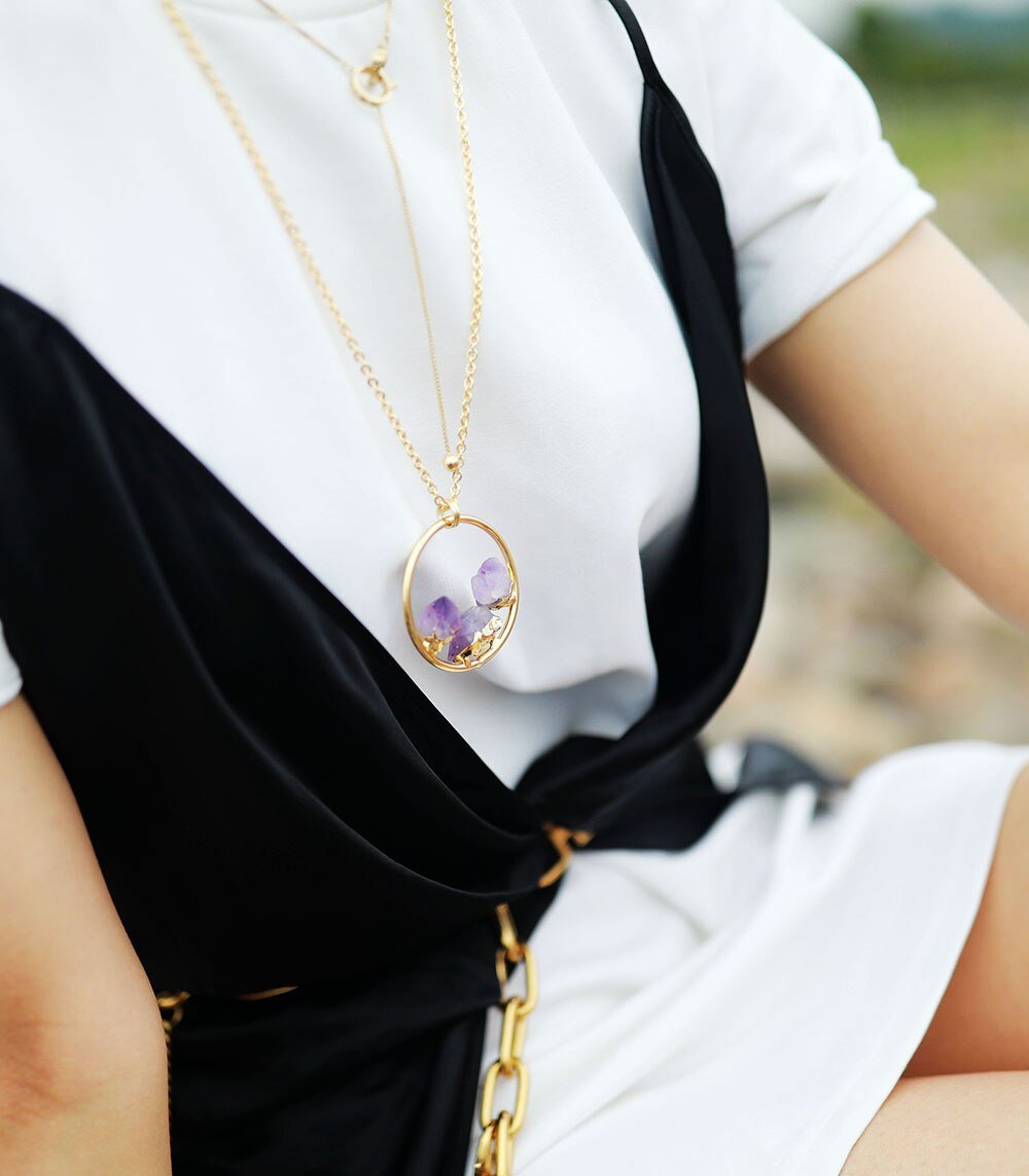 Evelyne Necklace – Elegante Ketting met Ruwe Amethist