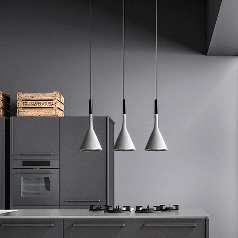 Luxe design hanglamp met driehoekige vorm voor modern interieur