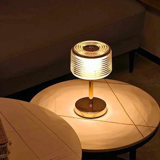 ElegantGlow - Innovatieve Meerlaagse Tafellamp in Goud