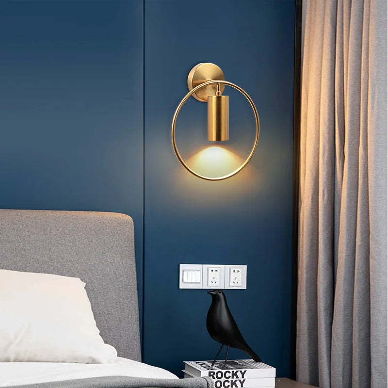 FlammeLuxe – Elegante Gouden Wandlamp voor Sfeerverlichting