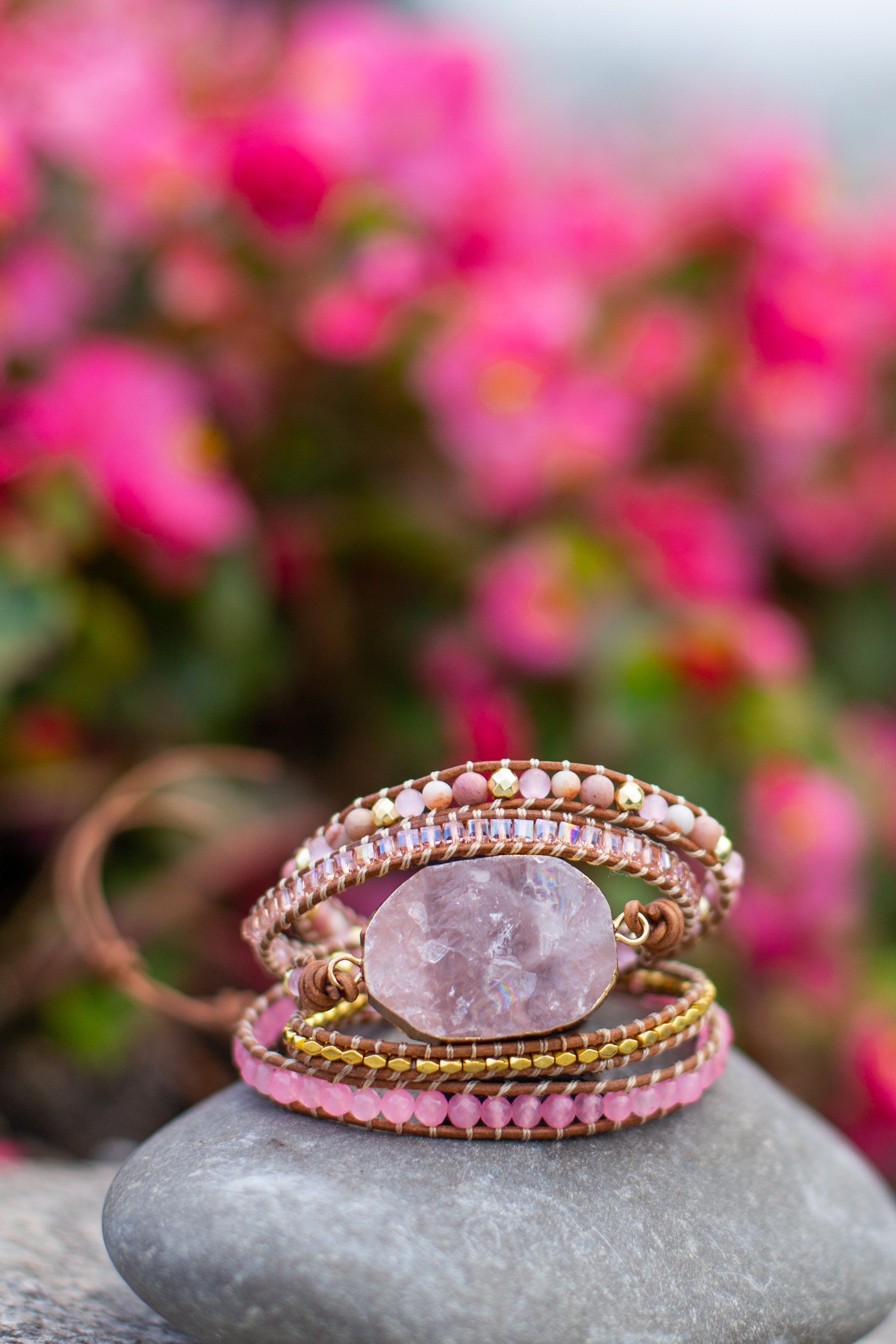 Amoria Bracelet – Elegante Gouden Rozenkwarts Armcandy