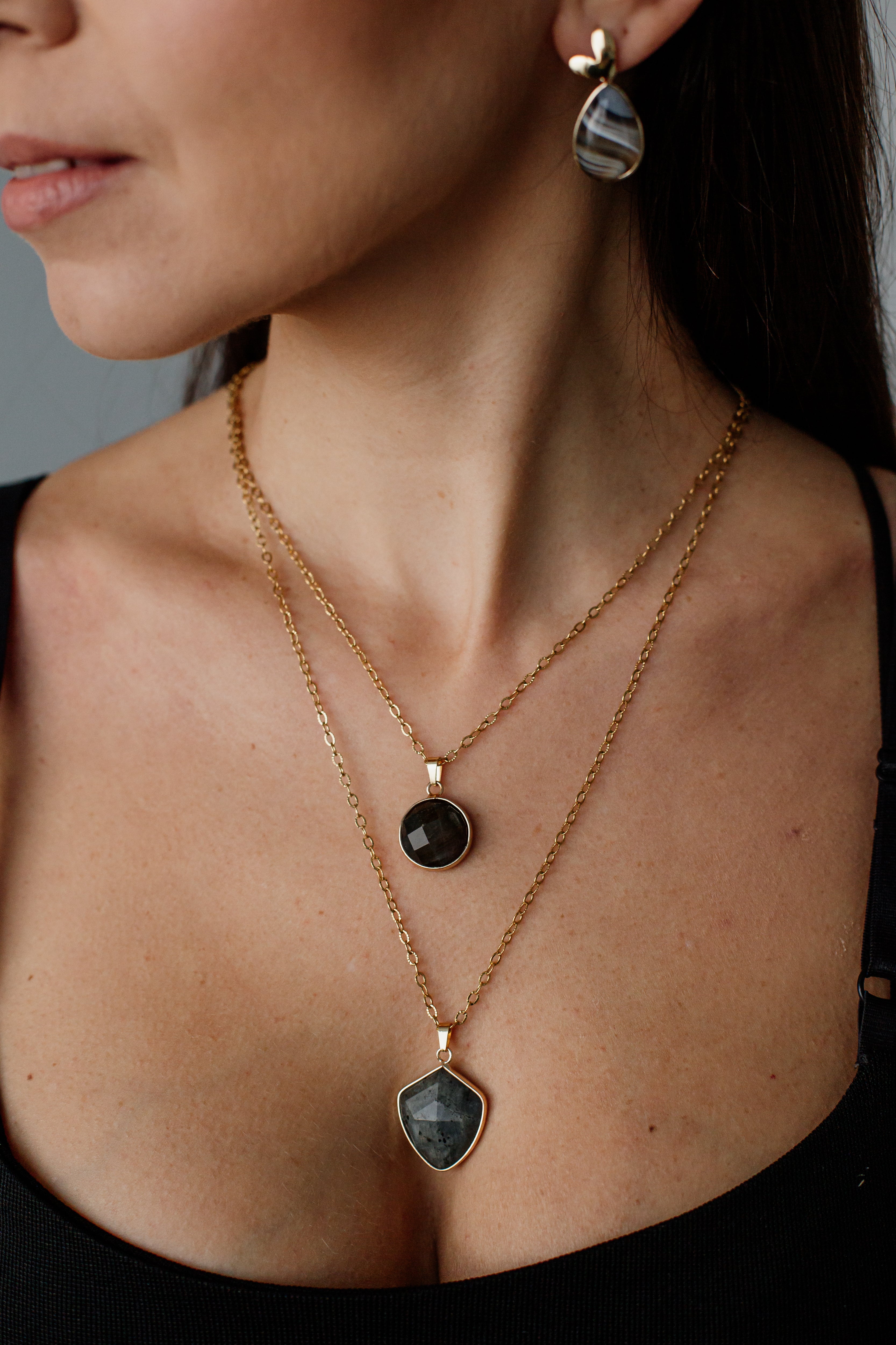 Valoria Necklace – Labradoriet Beschermende Hanger