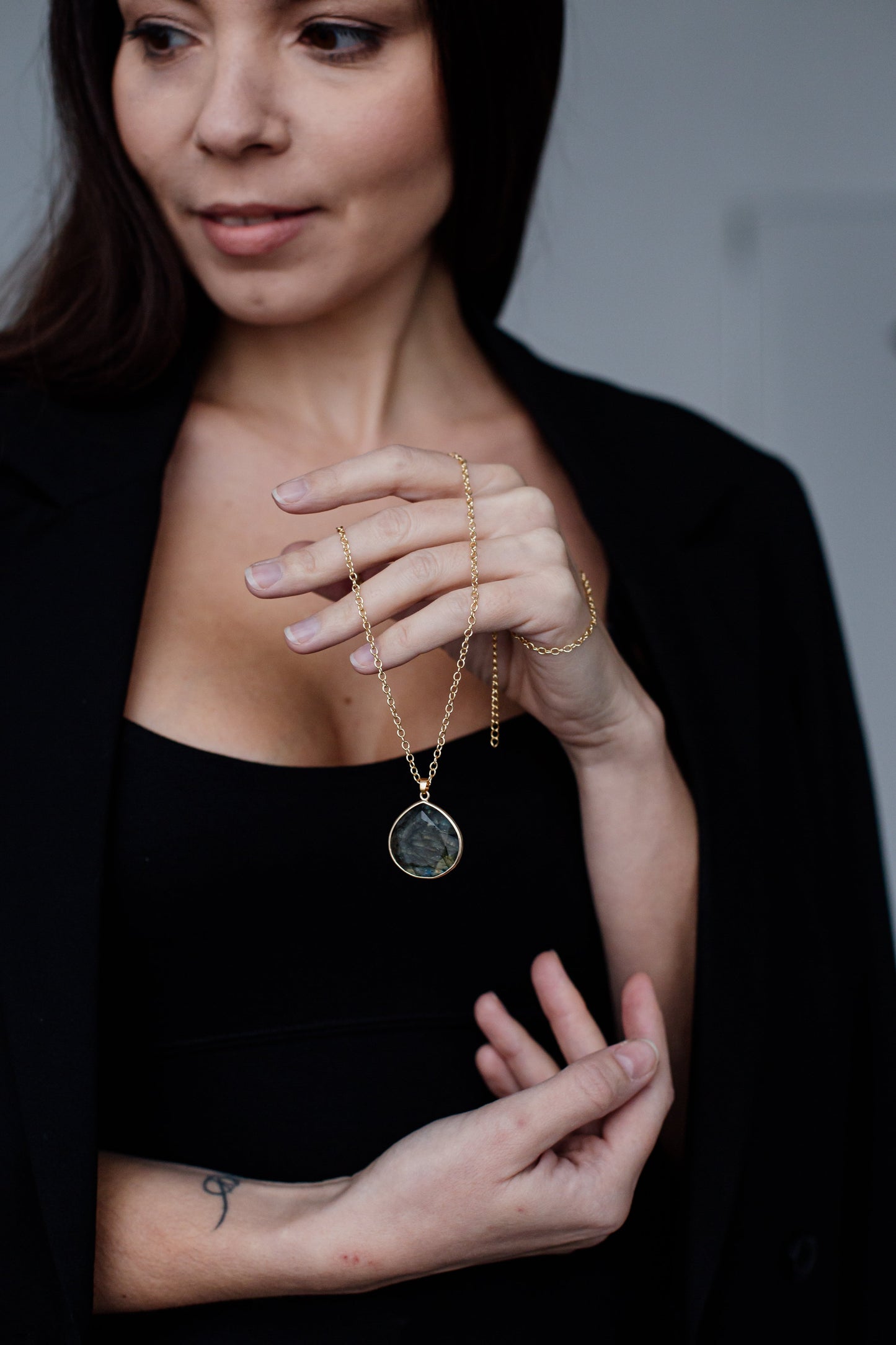 Labradorite Aura Necklace - Elegante Energie Sieraden