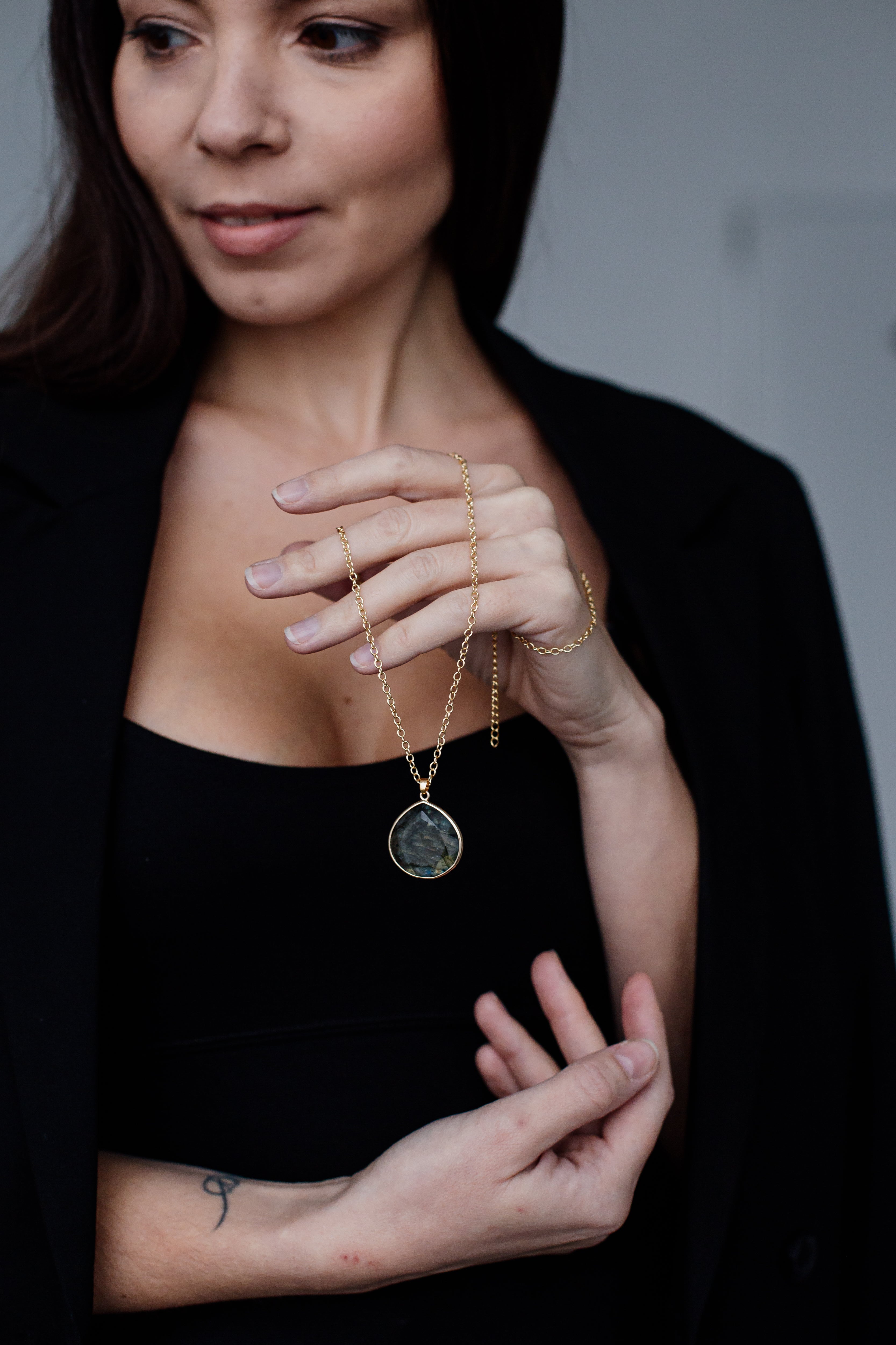 Labradorite Aura Necklace - Elegante Energie Sieraden