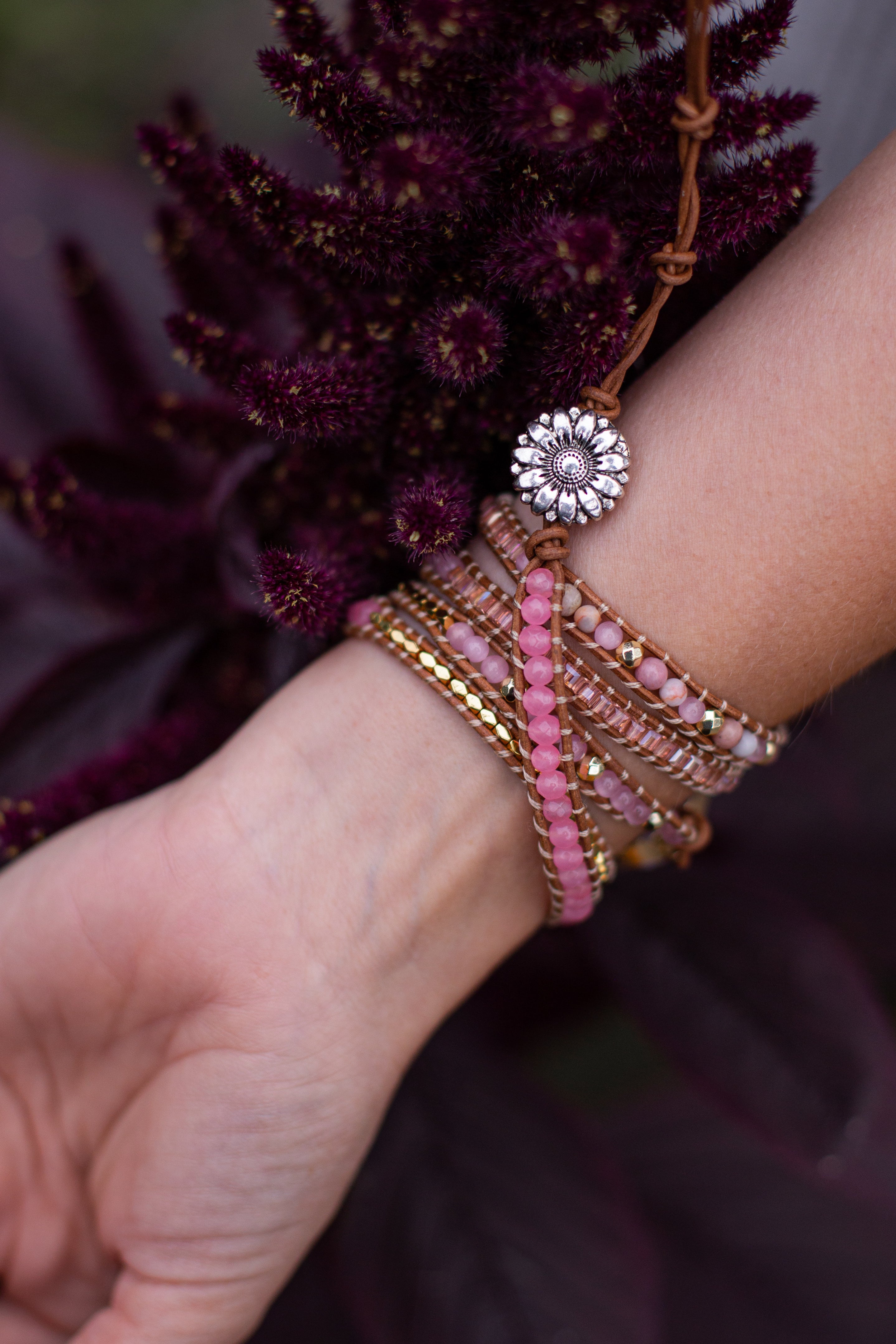 Amoria Bracelet – Elegante Gouden Rozenkwarts Armcandy