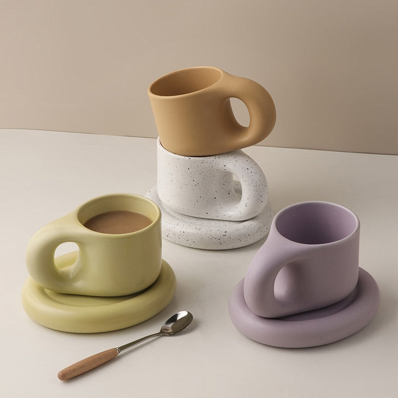 Timeless Elegance - Minimalistische Porseleinen Kop en Schotel Set