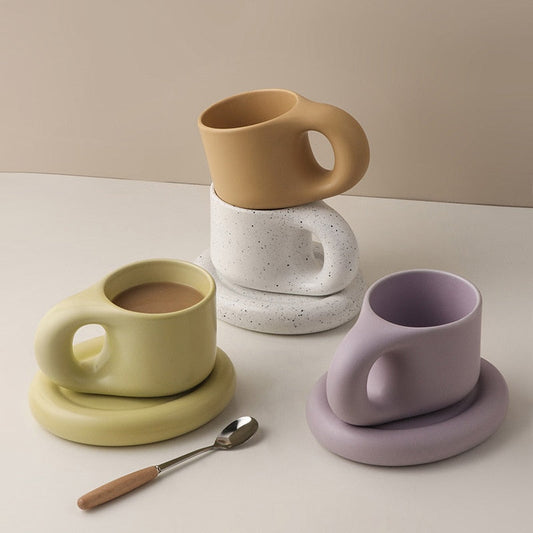 Timeless Elegance - Minimalistische Porseleinen Kop en Schotel Set