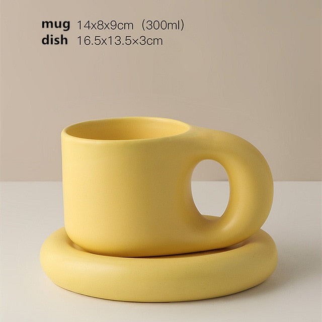 Timeless Elegance - Minimalistische Porseleinen Kop en Schotel Set