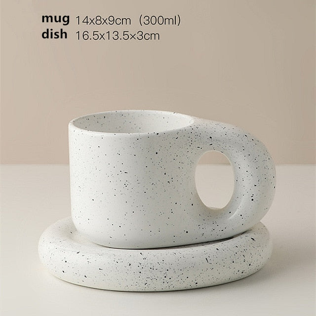 Timeless Elegance - Minimalistische Porseleinen Kop en Schotel Set