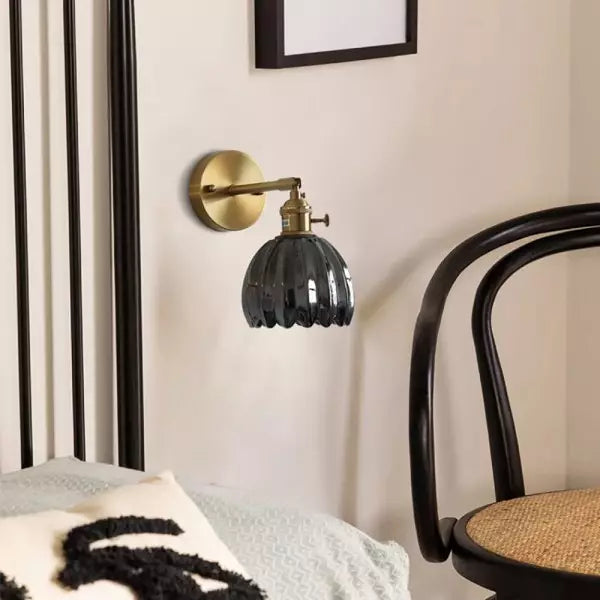 RetroLume – Tulpenvormige Glazen Wandlamp met Vintage Charme