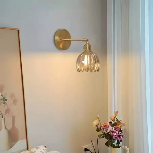 RetroLume – Tulpenvormige Glazen Wandlamp met Vintage Charme