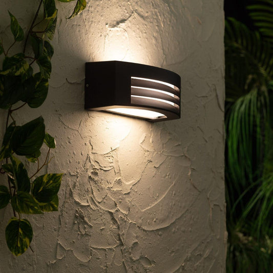GardaOutdoor Light – Stoere Zwarte Wandlamp IP54