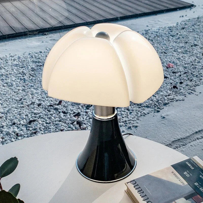 FloraLuxe - Elegante Bloemen Tafellamp voor Interieur