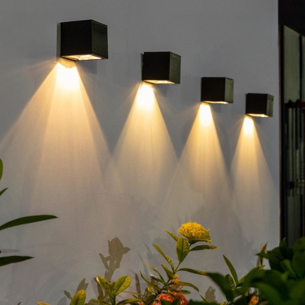 Draadloze LED Solar Kubus Wandlampen Deluxe - Creëer de perfecte sfeer in jouw tuin!